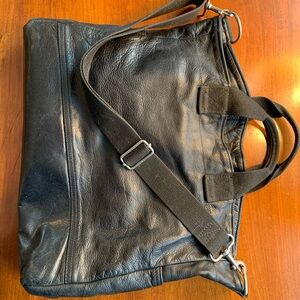 AMI black leather shoulder bag.